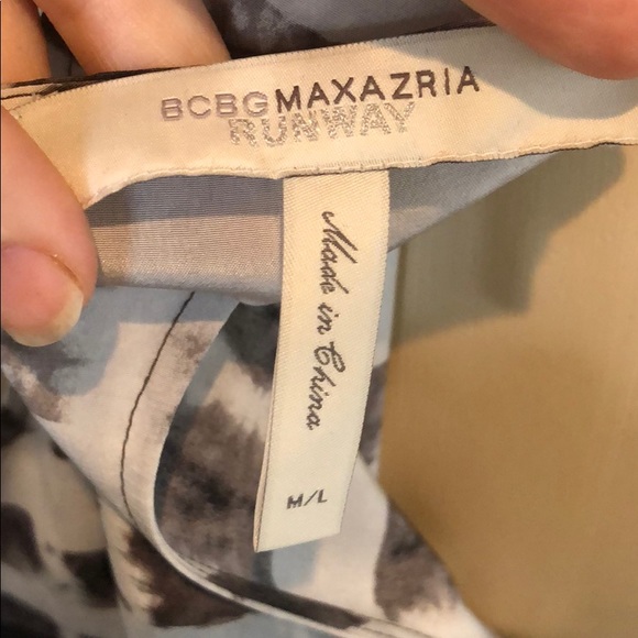 BCBG Runway blouse 100%silk Runway - Picture 3 of 5